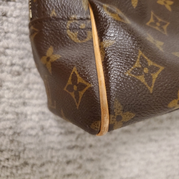 Authentic Louis Vuitton Manhattan PM purse - Picture 12 of 14